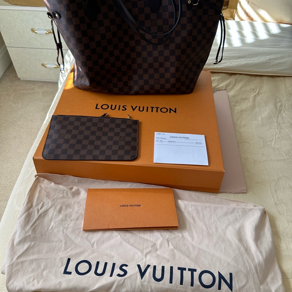 Louis Vuitton Neverfull GM and Pouch Set